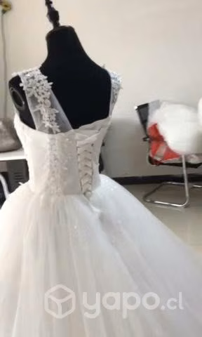 Vestido de novia estilo princesa - Imagen 6