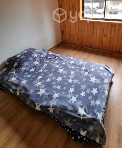 Colchon con ropa de cama
