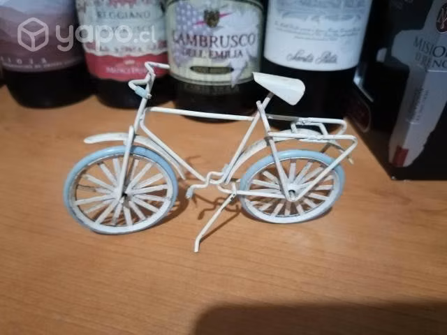 Bici metálica celeste - Imagen 2