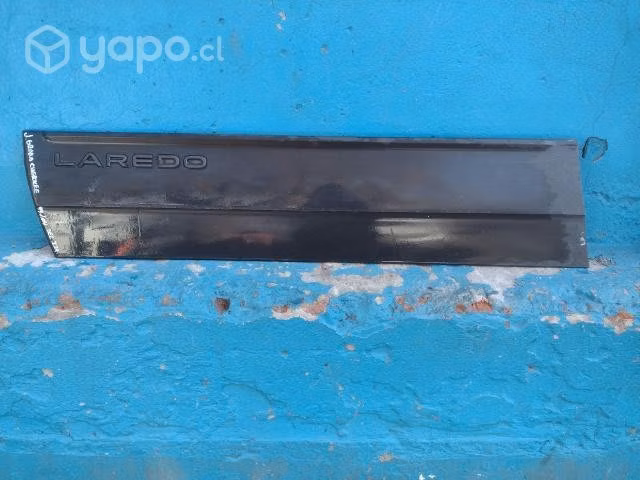 Moldura de puerta del izq Cherokee Laredo 1999-04