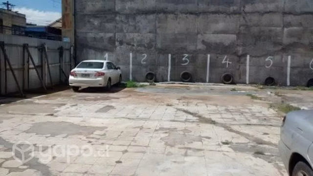 Terreno para estacionamiento privado