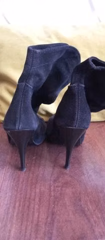 Variados zapatos