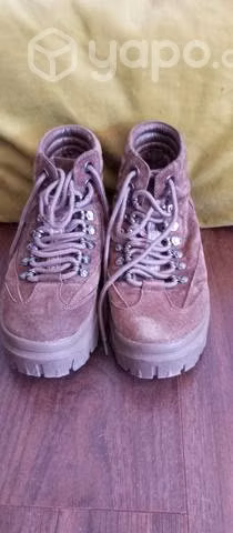 Variados zapatos