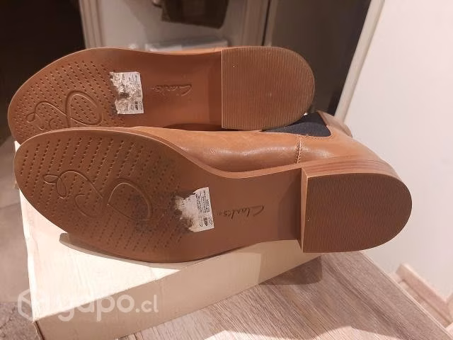 Botines Clarks nuevos - Imagen 4