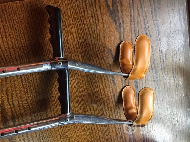 Muletas ajustables para niño - Imagen 2