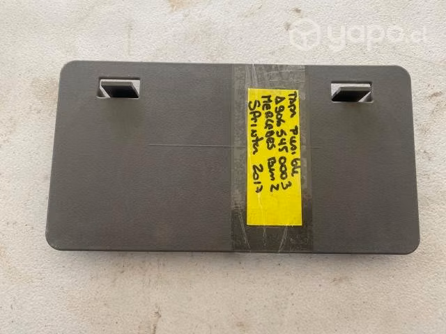 Tapa fusible RH Mercedes Benz Sprinter 2017