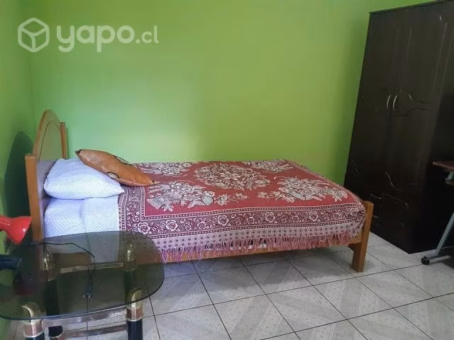Pieza amoblada arica