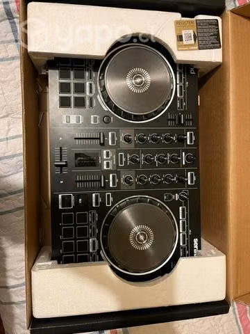 Mesa roland dj-202