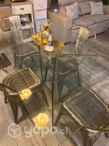 Hermoso comedor con 4 sillas metalicas