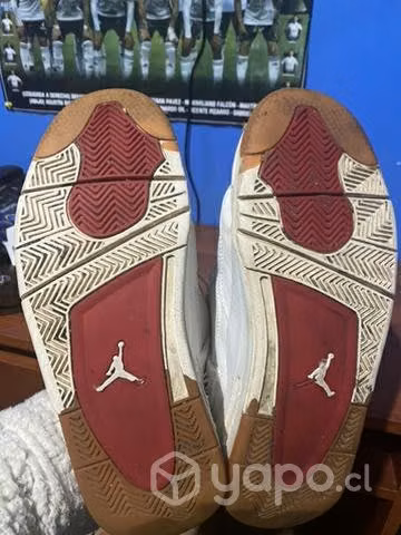 Jordan retro 4 levis talla 40