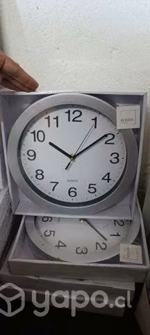 Reloj marca Ronda 25 cm