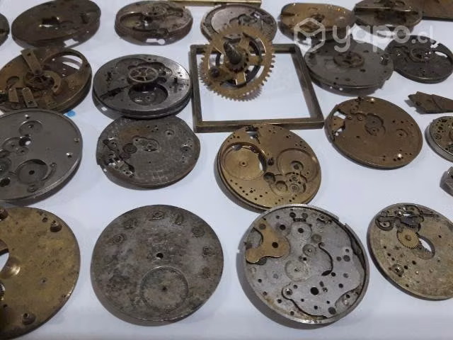 Piezas de relojes antiguos
