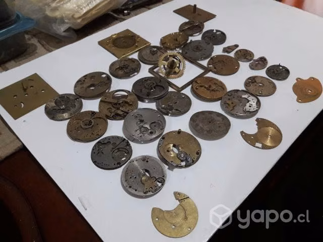 Piezas de relojes antiguos