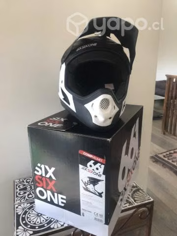 Casco integral marca SixSix One