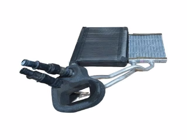 RADIADOR DE CALEFACCION NISSAN NP300 2019 c/u