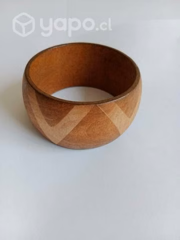 Pulsera artesanal de madera