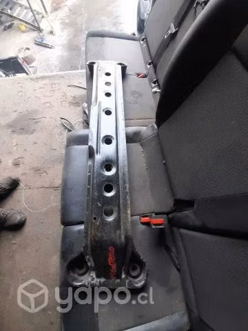 Refuerzo parchoque montero