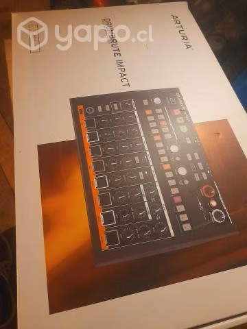 Drumbrute impact, Maquina de ritmos analogica