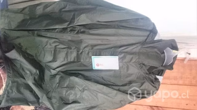 Chaqueta impermeable Marmot .mujer nueva