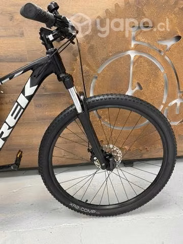Trek Marlin 4 2022 + ACCESORIOS