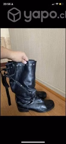 Botas 100%cuero con tachas 38