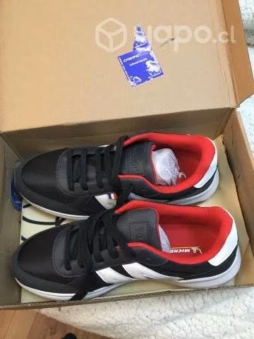 Zapatillas nuevas, marca Michelin