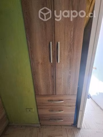 Closet en muy buen estado y congeladora