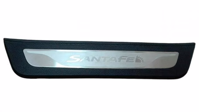 Cubre socalo trasero lh Hyundai Santa Fe año 12/19