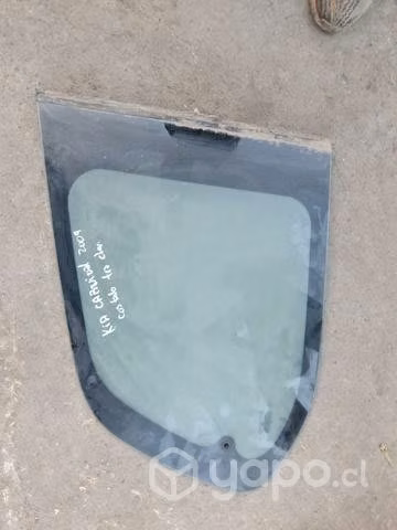 Vidrio costado trasero derecho Kia Carnival 2009