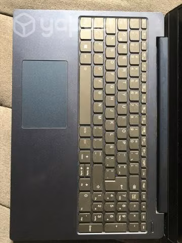 Lenovo Ideapad 330s con detalle