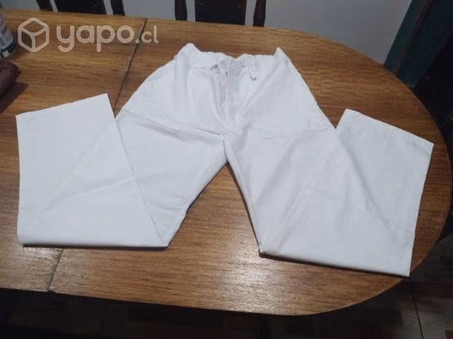 Pantalón blanco cocina
