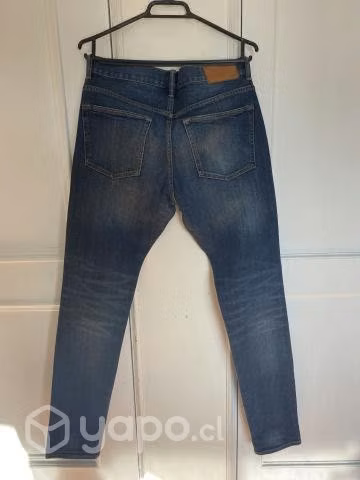 Ropa de hombre casi nueva