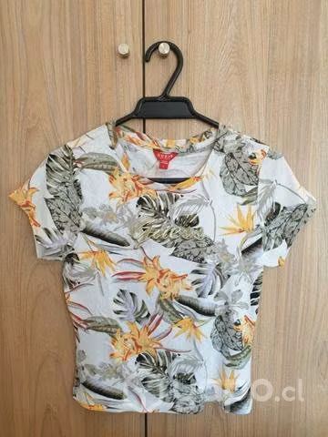 Bellas poleras marca Guess 100 % originales