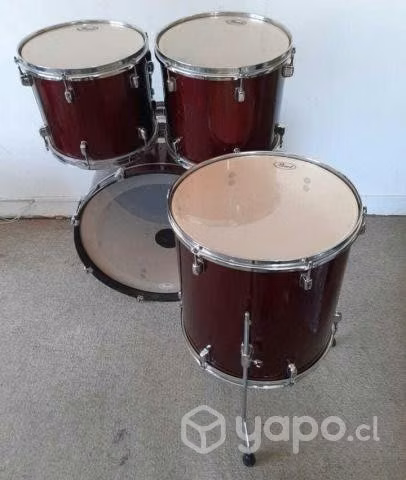 Shellpack y caja marca PEARL, modelo FORUM