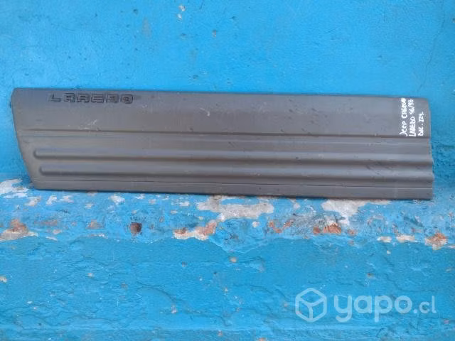 Moldura de puerta del izq Jeep Cherokee Laredo 97