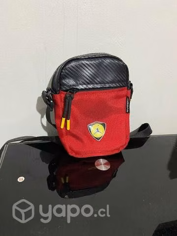 Se vende bolsos jordan original en perfecto estado
