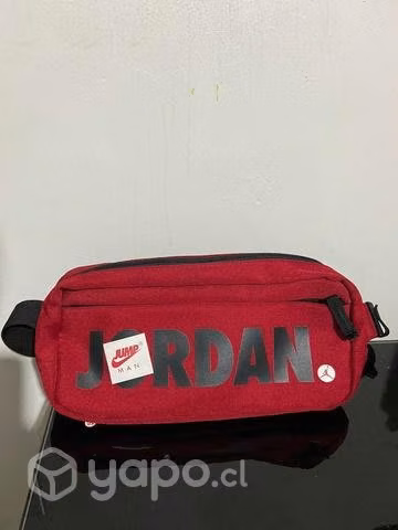 Se vende bolsos jordan original en perfecto estado