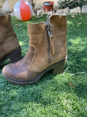 Botines Cat talla 37 - Imagen 3