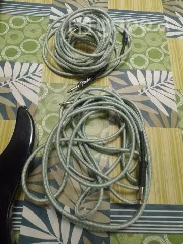 Ibanez gio zurda+ 2 líneas fender