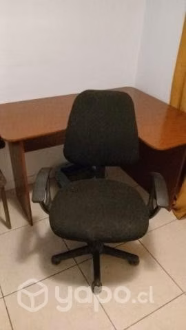Escritorio solo y con silla