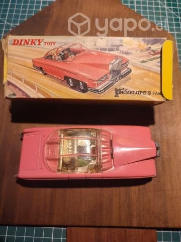 Auto lady Penélope años 60