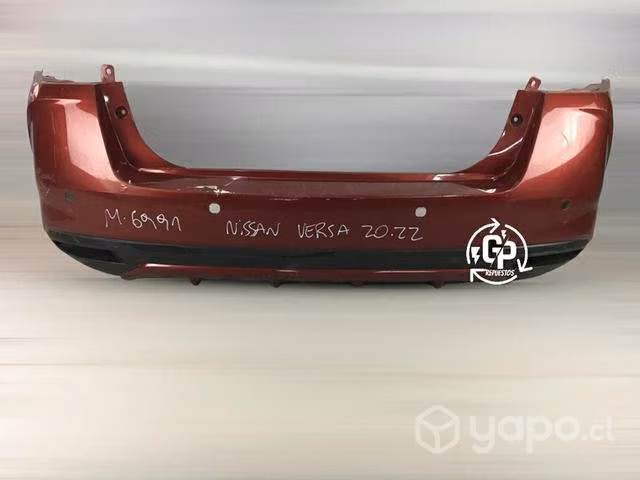 Parachoque trasero Nissan versa 2020-2022