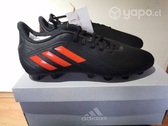 Zapato de fútbol Adidas nuevo