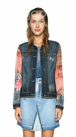 Chaqueta Desigual. Nueva. Talla 38