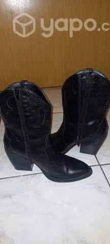 Botas vaqueras, mujer, N°39,5. Negras, ecocuero