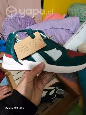 Zapatillas diadoras nuevas Talla 41