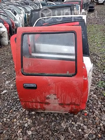 Toyota hilux 97 puerta trasera derecha envio regs