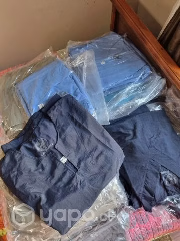 Lote de uniformes clínicos