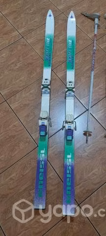 Esquis Kneissl Modelo White Star con bastones