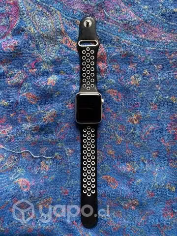 Apple Watch Series 2, 38mm, Gold Aluminum